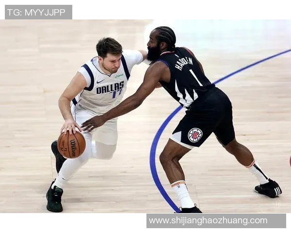 独行侠与火箭激战正酣谁能在这场对决中笑到最后